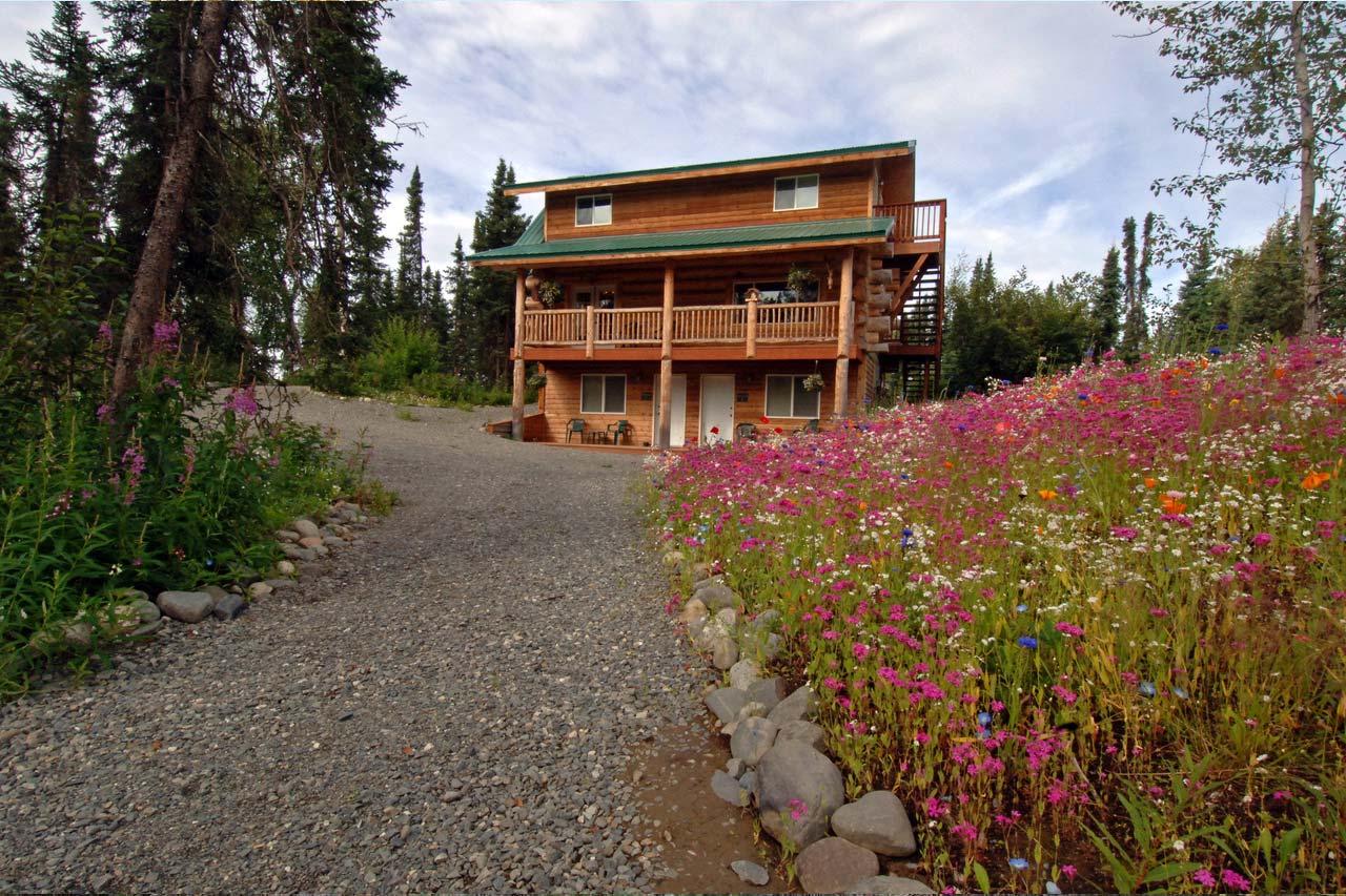 Exterior view of Alaska log cabin lodge